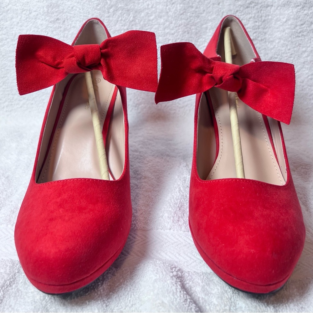 NWT and Box Red Pumps with Bow Size 10